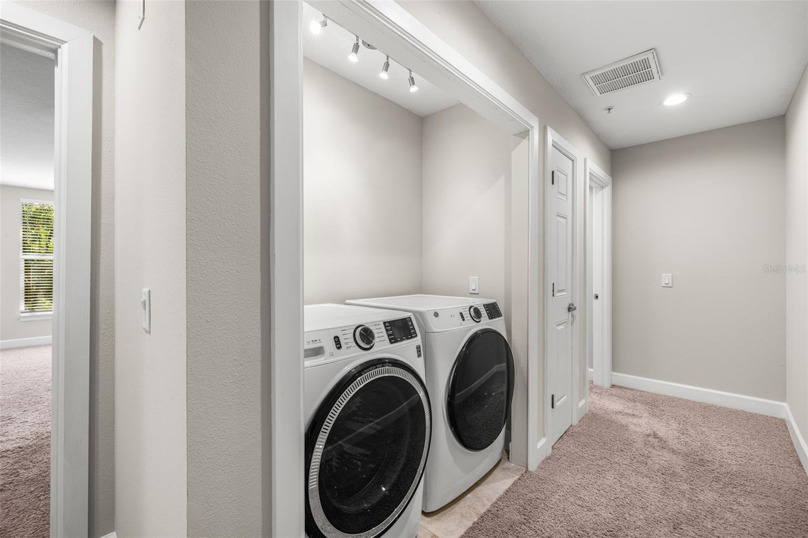 NEWPORT PALMS TWNHMS - Residential Income