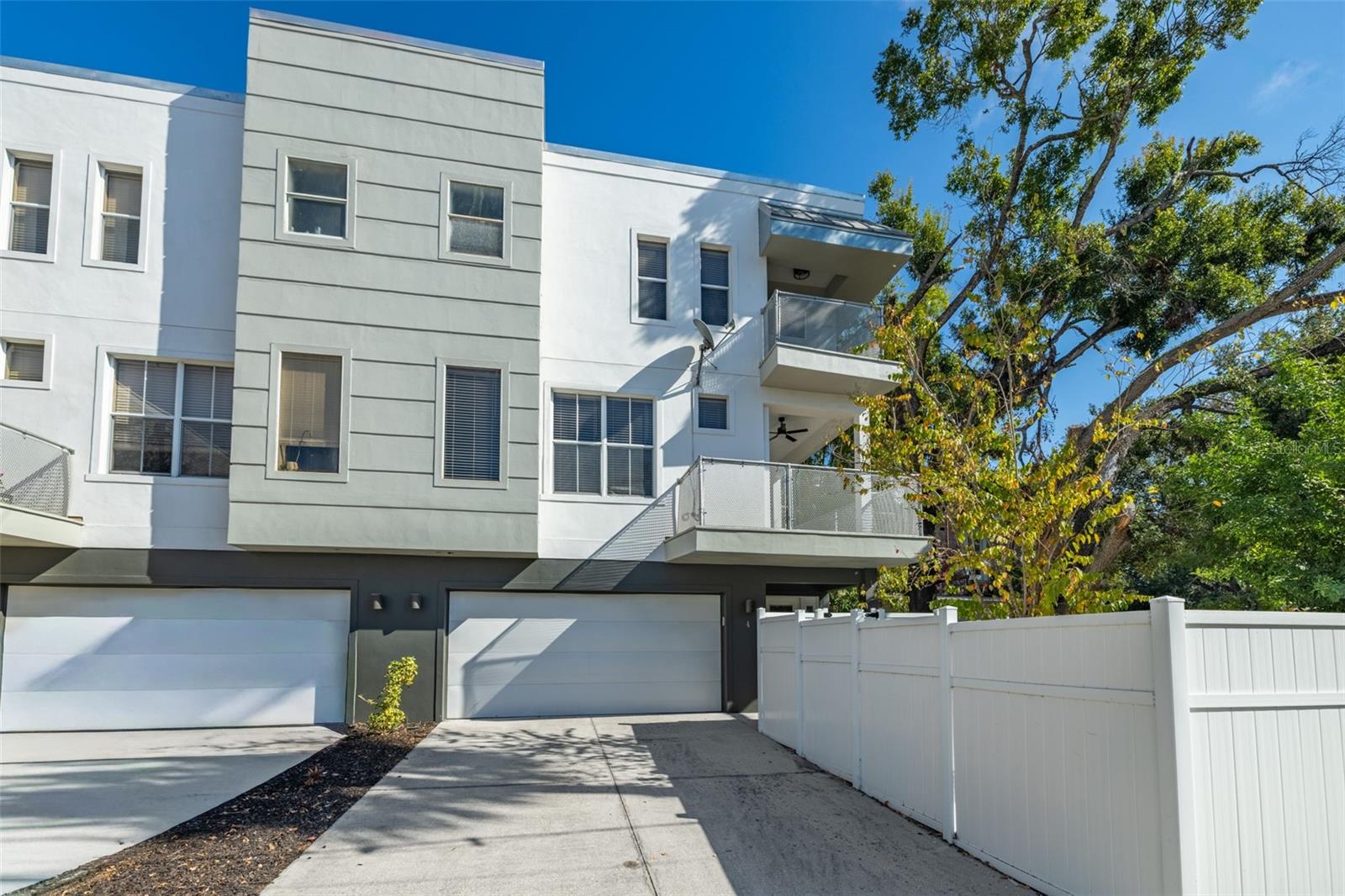 NEWPORT PALMS TWNHMS - Residential Income