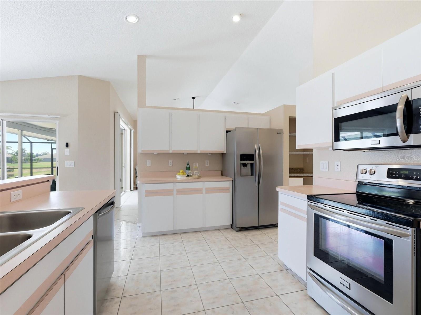 ROTONDA WEST BROADMOOR - Residential