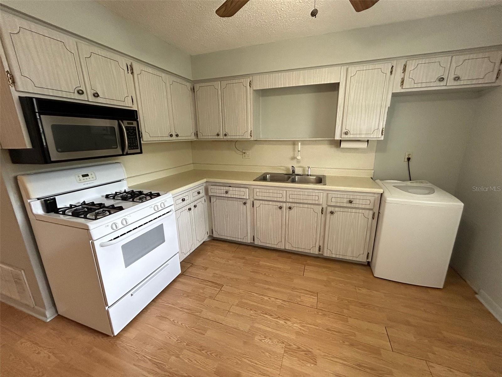 SPRINGWOOD VILLAS - Residential