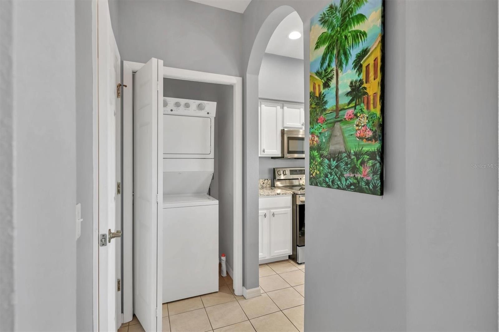 LAKESIDE VILLAGE TOWNHOME - Residential