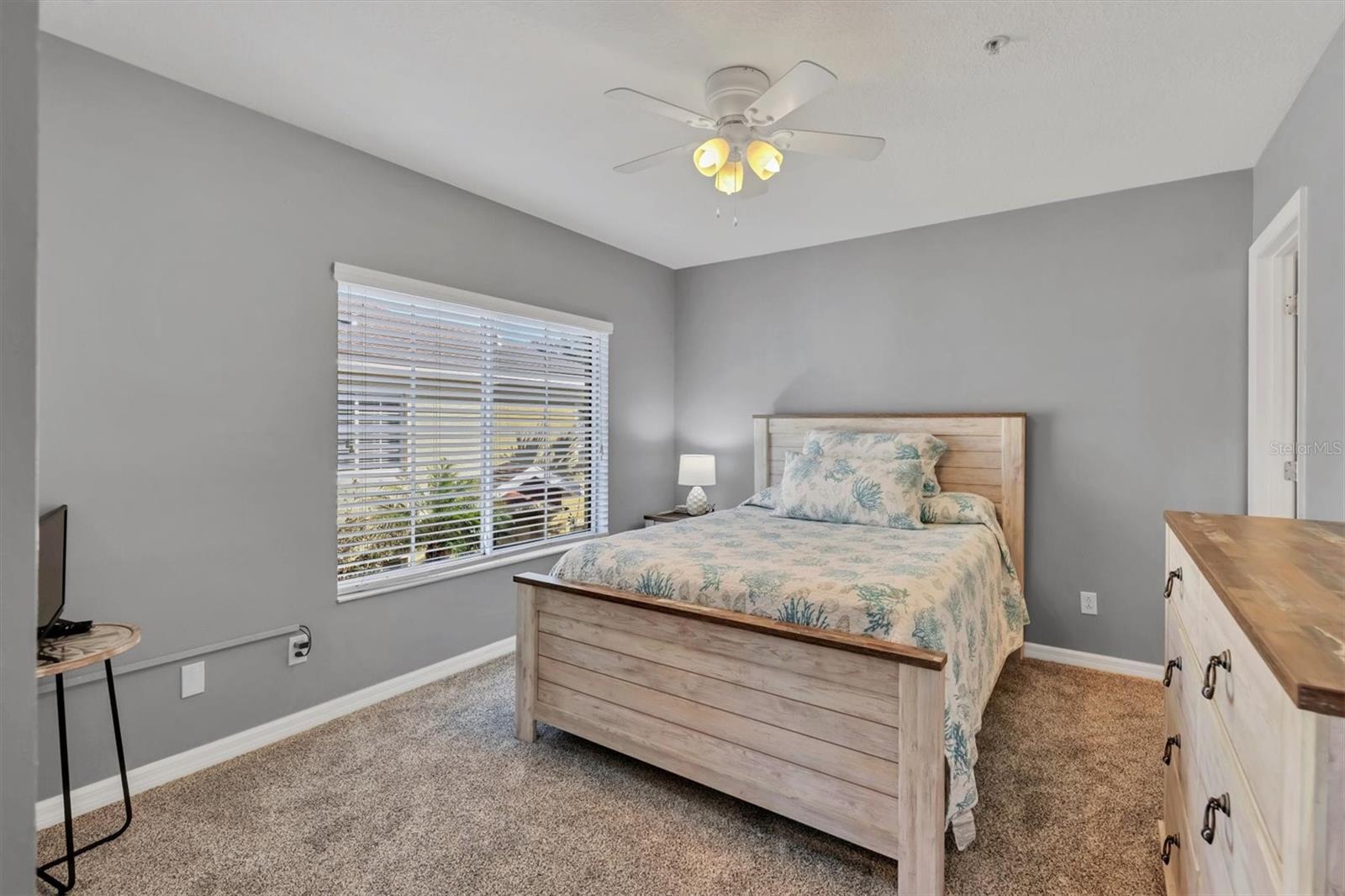 LAKESIDE VILLAGE TOWNHOME - Residential