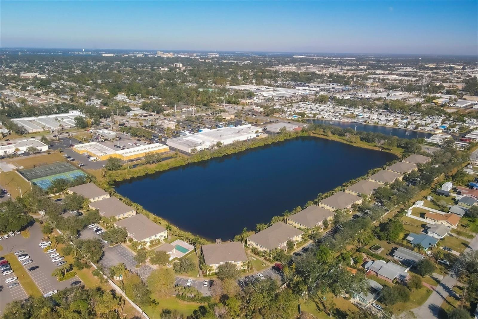 LAKESIDE VILLAGE TOWNHOME - Residential