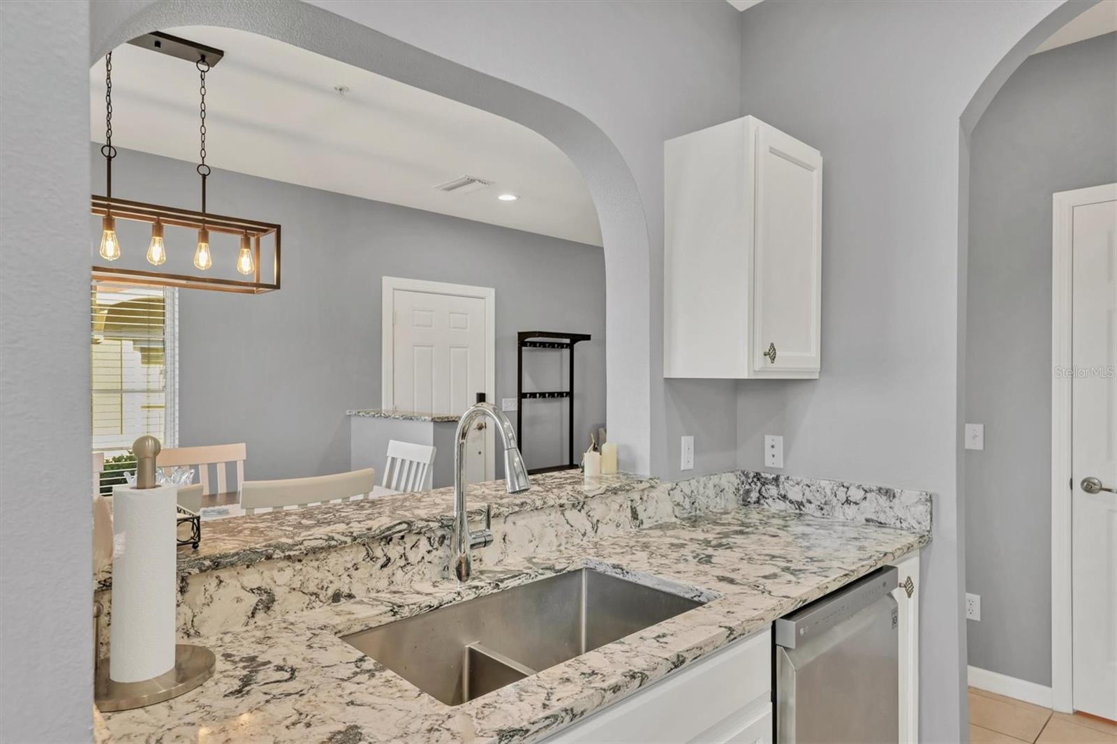 LAKESIDE VILLAGE TOWNHOME - Residential