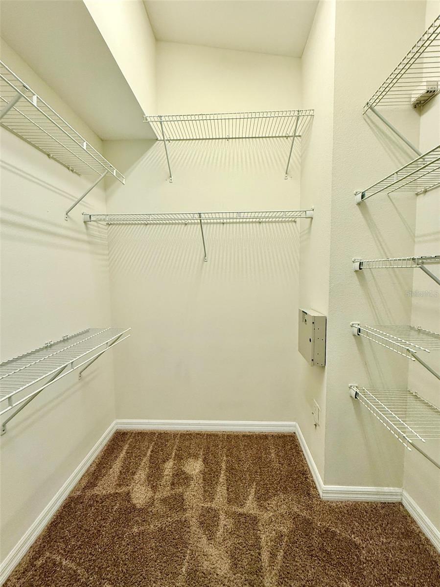 COUNTRY WALK INCREMENT A PH 1 - Residential Lease