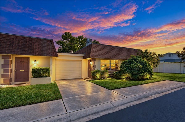8445 CALAIS N, PINELLAS PARK, FL 33781 - Image bbd32ba6799bb136aea354fce05ca8be/2554399208