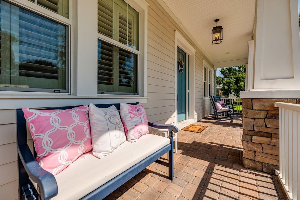 Photo of 852 Cordova Boulevard NE, St Petersburg, FL 33704 (MLS # TB8500574)