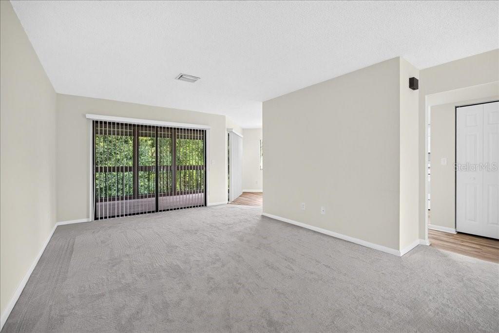 22 OXFORD LANE 22 - Photo 4