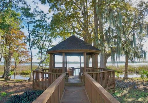 A home in WINTER HAVEN