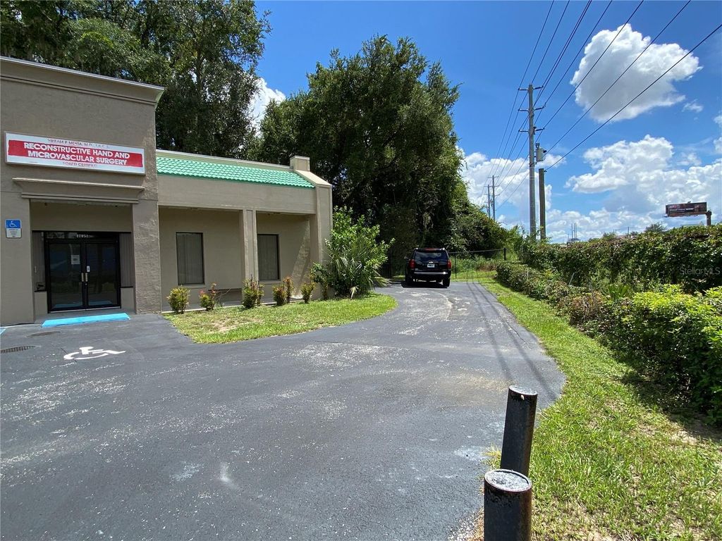 Photo of 17051 S Us Highway 441, Summerfield, FL 34491 (MLS # G5102202)