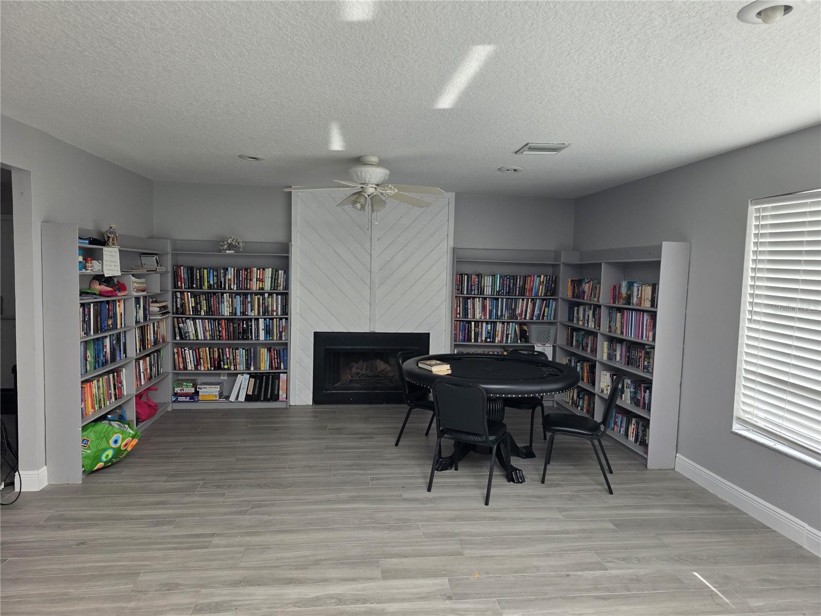 HIDDEN HILLS - Residential