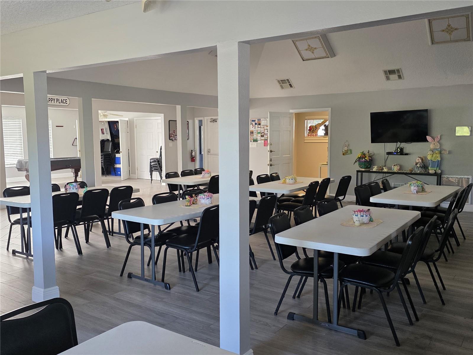 HIDDEN HILLS - Residential