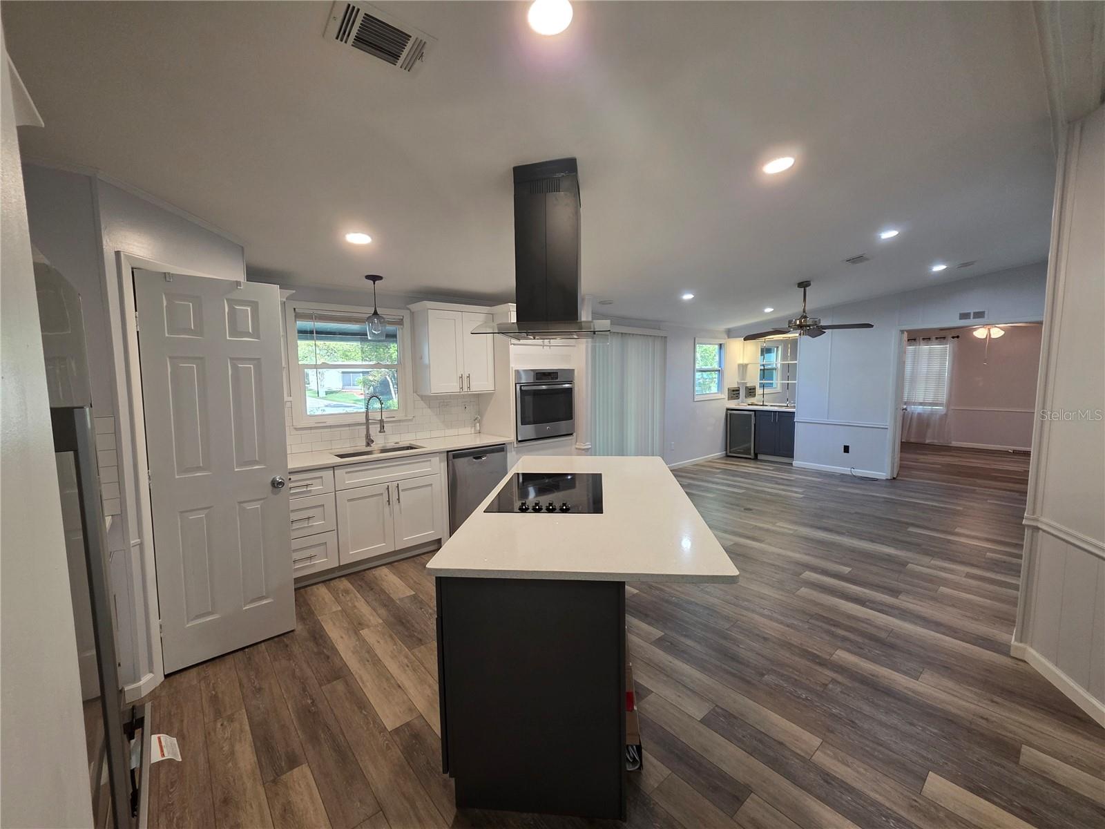 HIDDEN HILLS - Residential