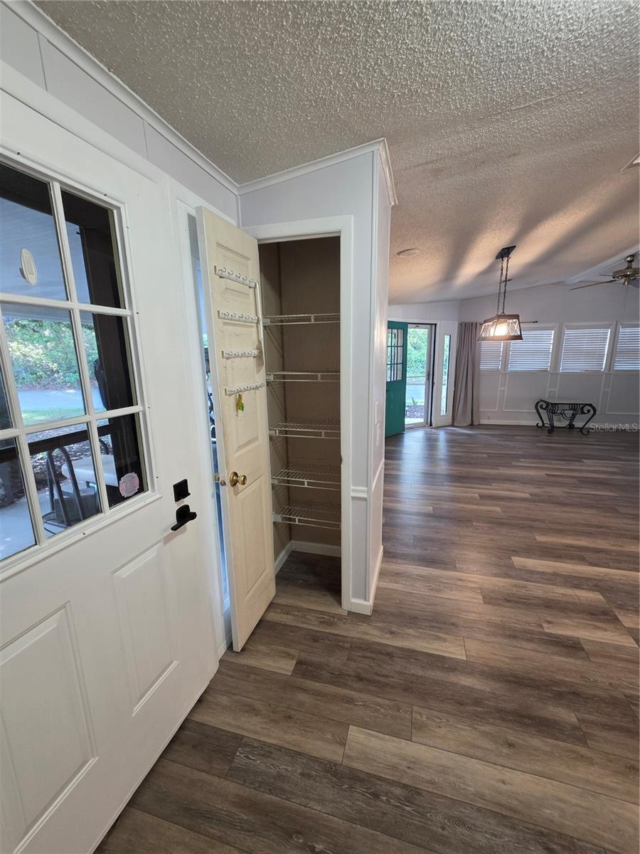 HIDDEN HILLS - Residential