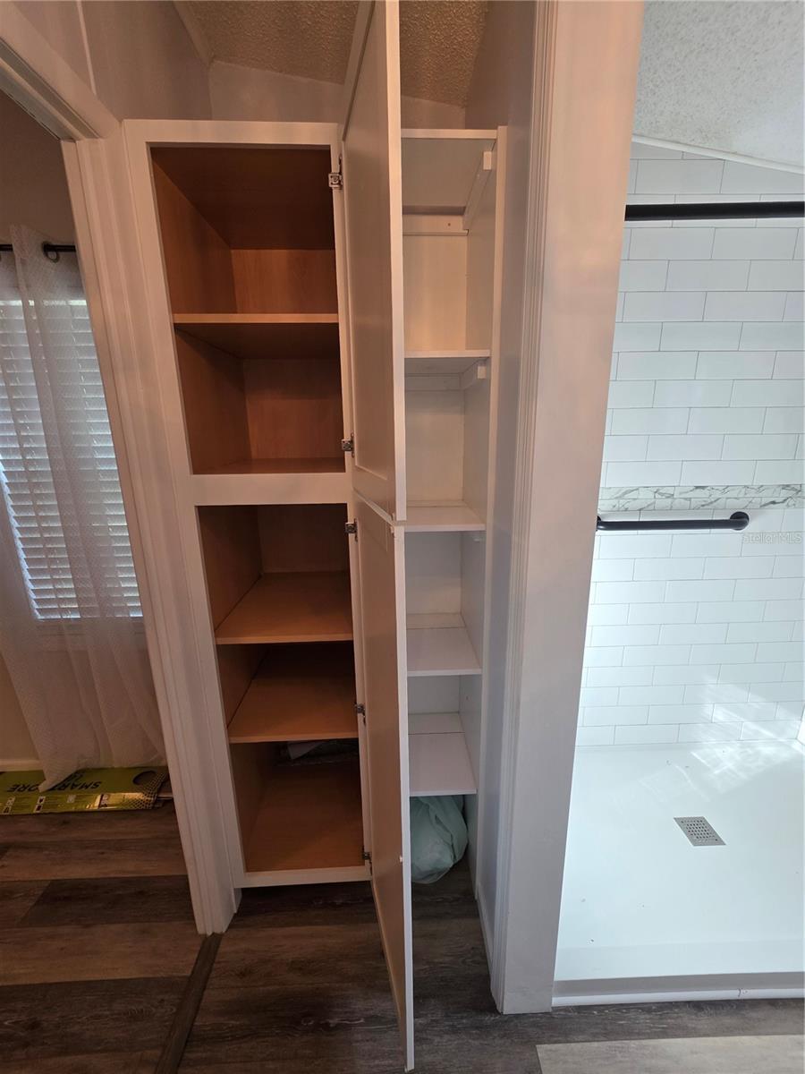 HIDDEN HILLS - Residential