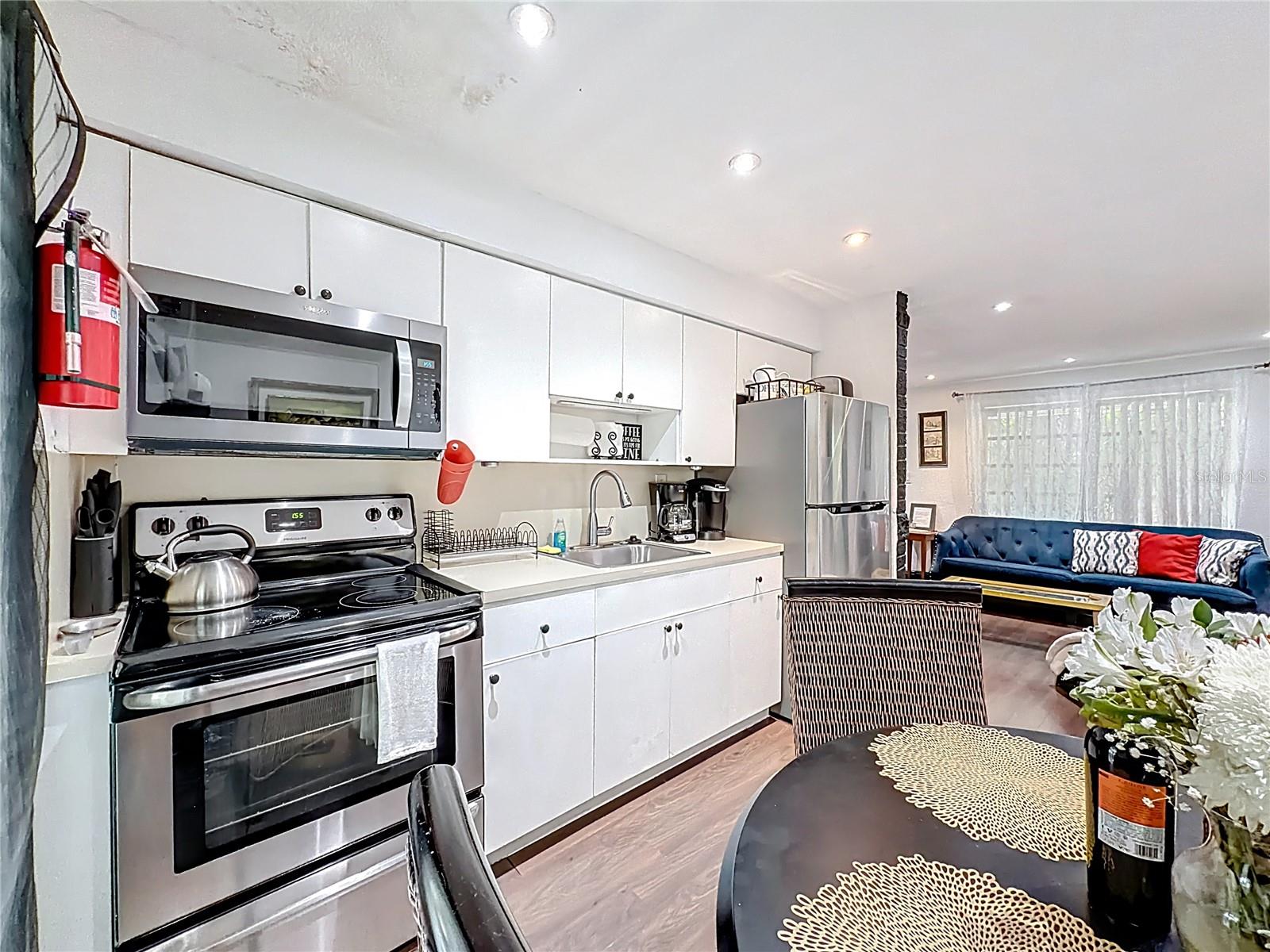 200 SW 9TH AVENUE 1-2