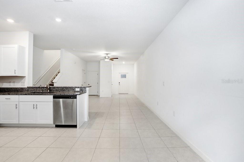 TOWNES/LK THOMAS PH 1 - Residential Lease