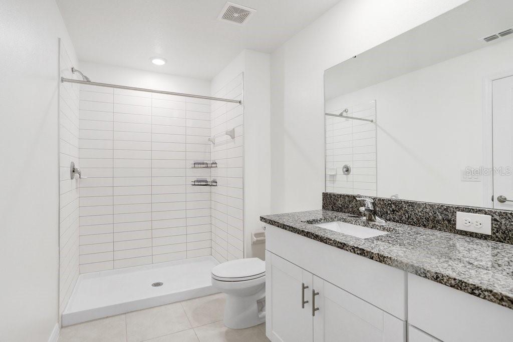 TOWNES/LK THOMAS PH 1 - Residential Lease