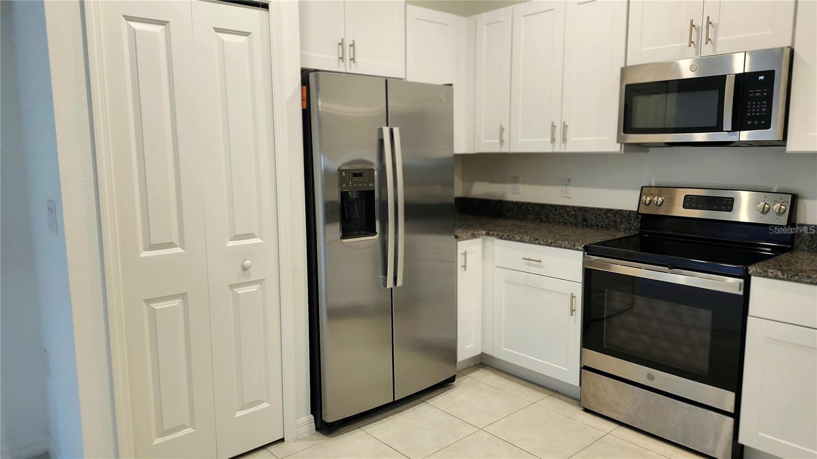 TOWNES/LK THOMAS PH 1 - Residential Lease