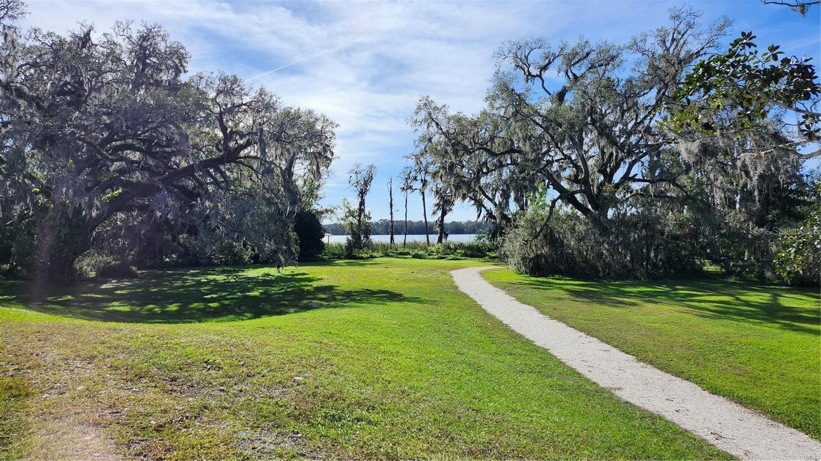 TOWNES/LK THOMAS PH 1 - Residential Lease