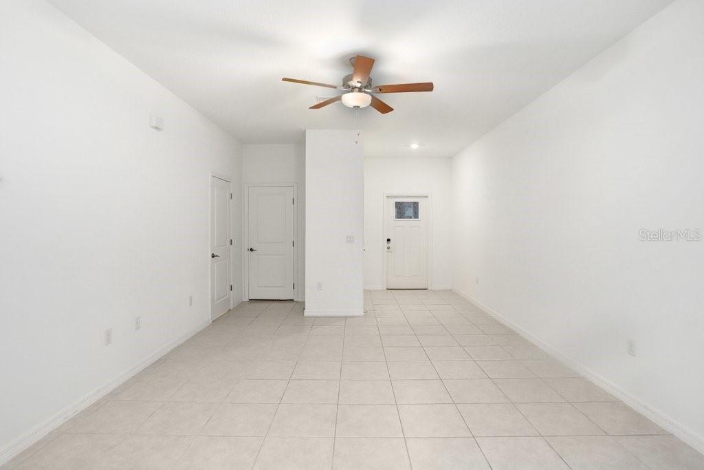 TOWNES/LK THOMAS PH 1 - Residential Lease