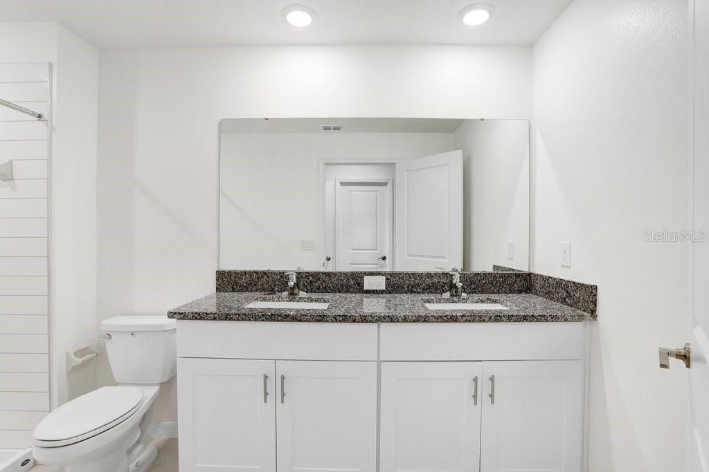 TOWNES/LK THOMAS PH 1 - Residential Lease