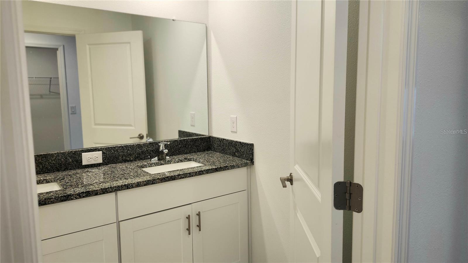 TOWNES/LK THOMAS PH 1 - Residential Lease