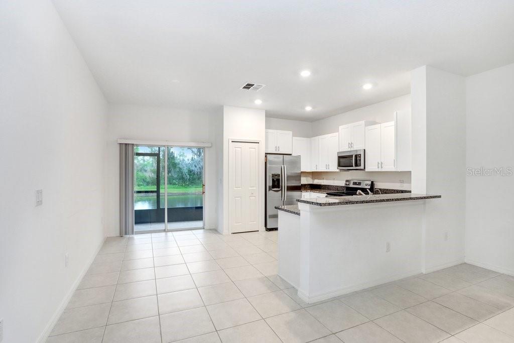 TOWNES/LK THOMAS PH 1 - Residential Lease