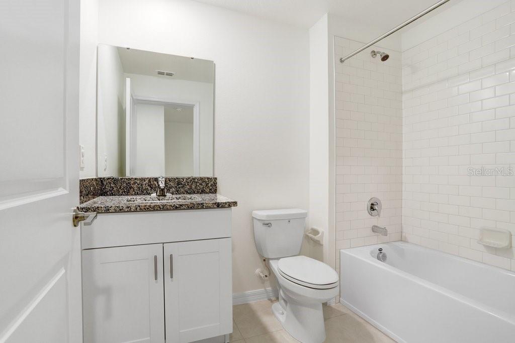 TOWNES/LK THOMAS PH 1 - Residential Lease