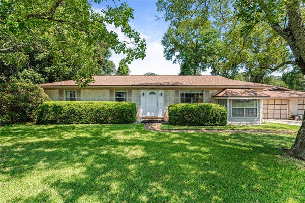 1992 ZIGLAR RD, CANTONMENT, FL 32533 - Image bbd8b2bbe5cf7dd8c951e0a841f0d393/289436661