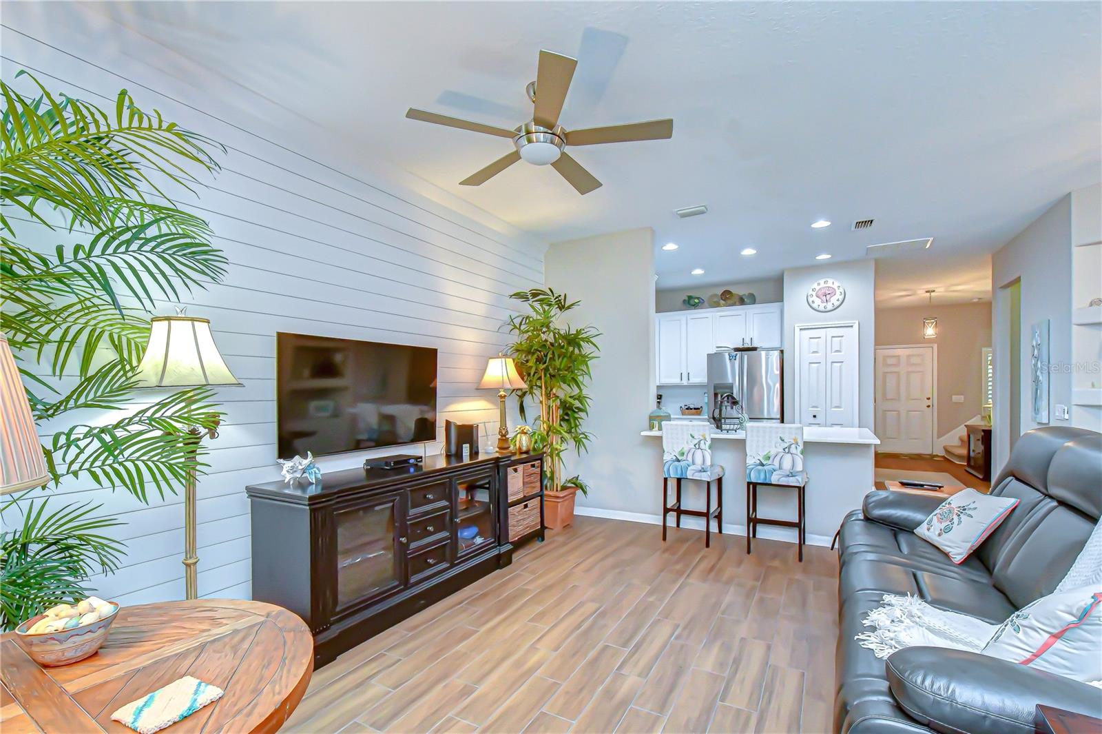 BALLANTRAE VILLAGE 01 - Residential