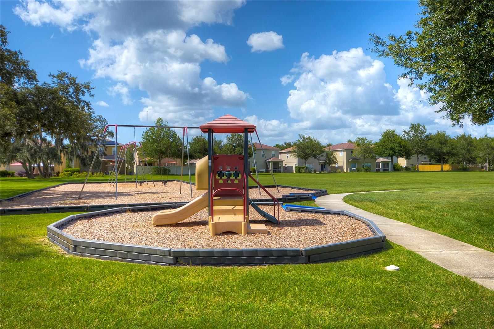 BALLANTRAE VILLAGE 01 - Residential