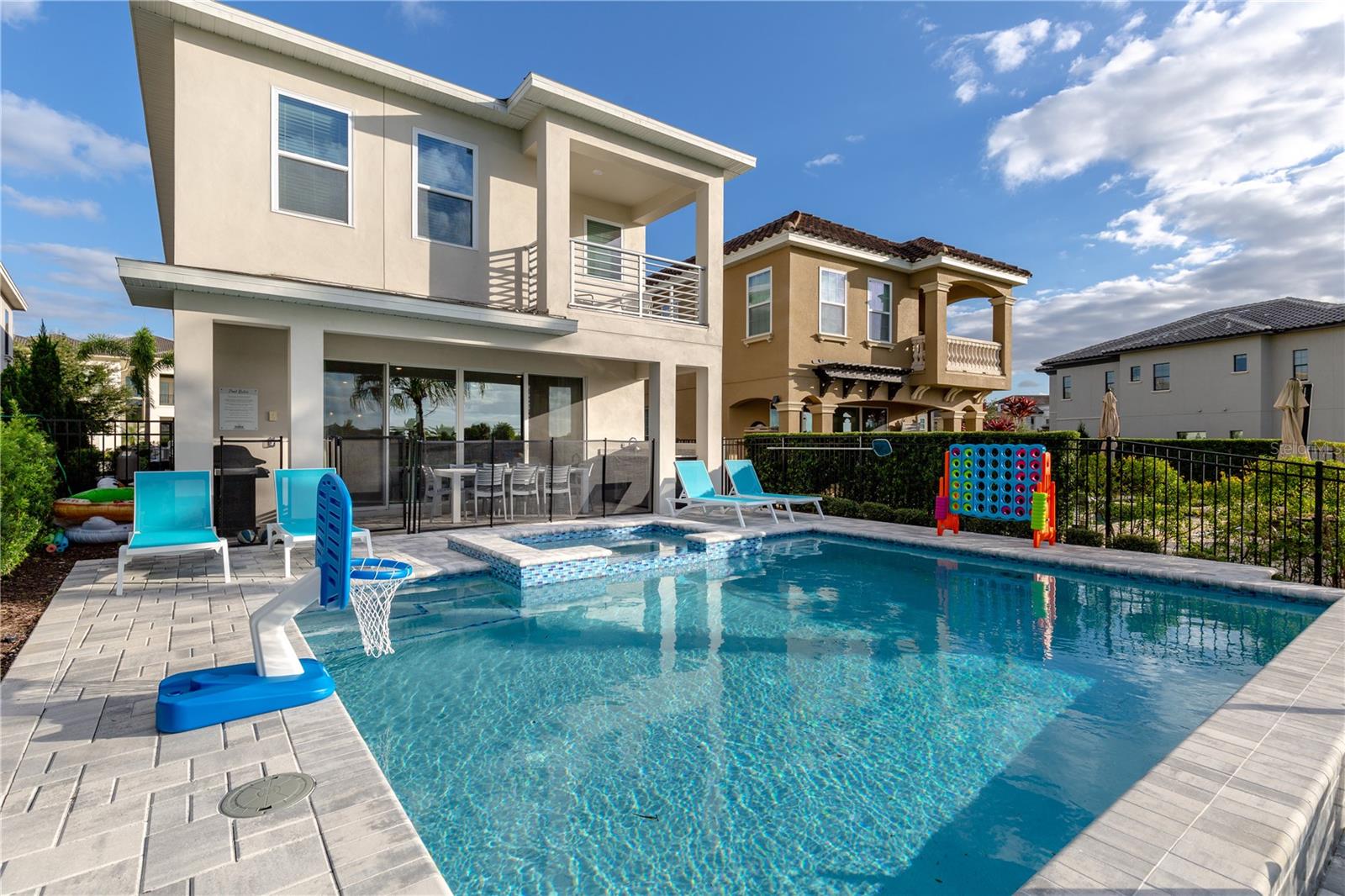 REUNION WEST VLGS NORTH - Residential