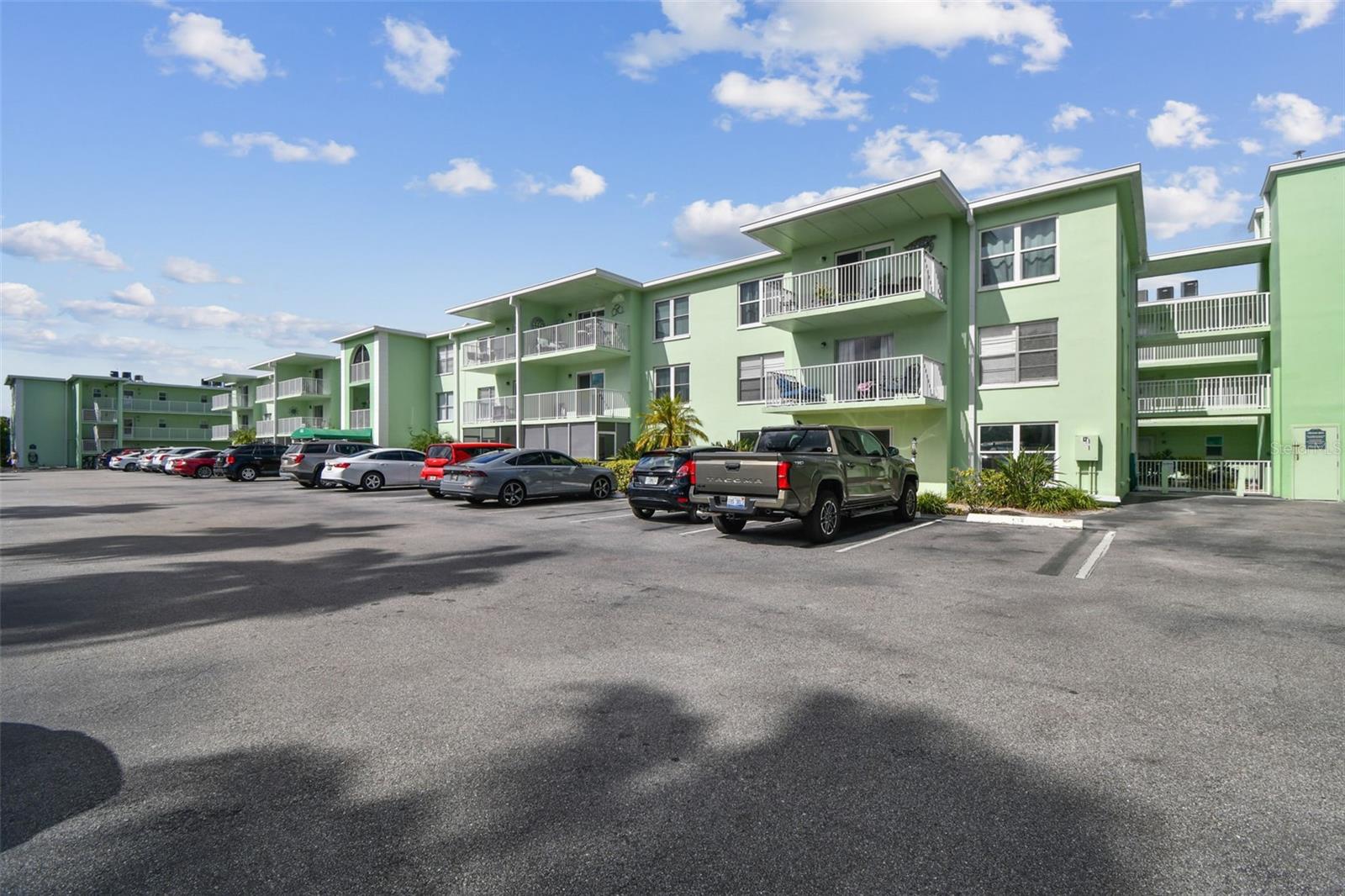 DOLPHIN POINTE OF DUNEDIN CONDO - Residential