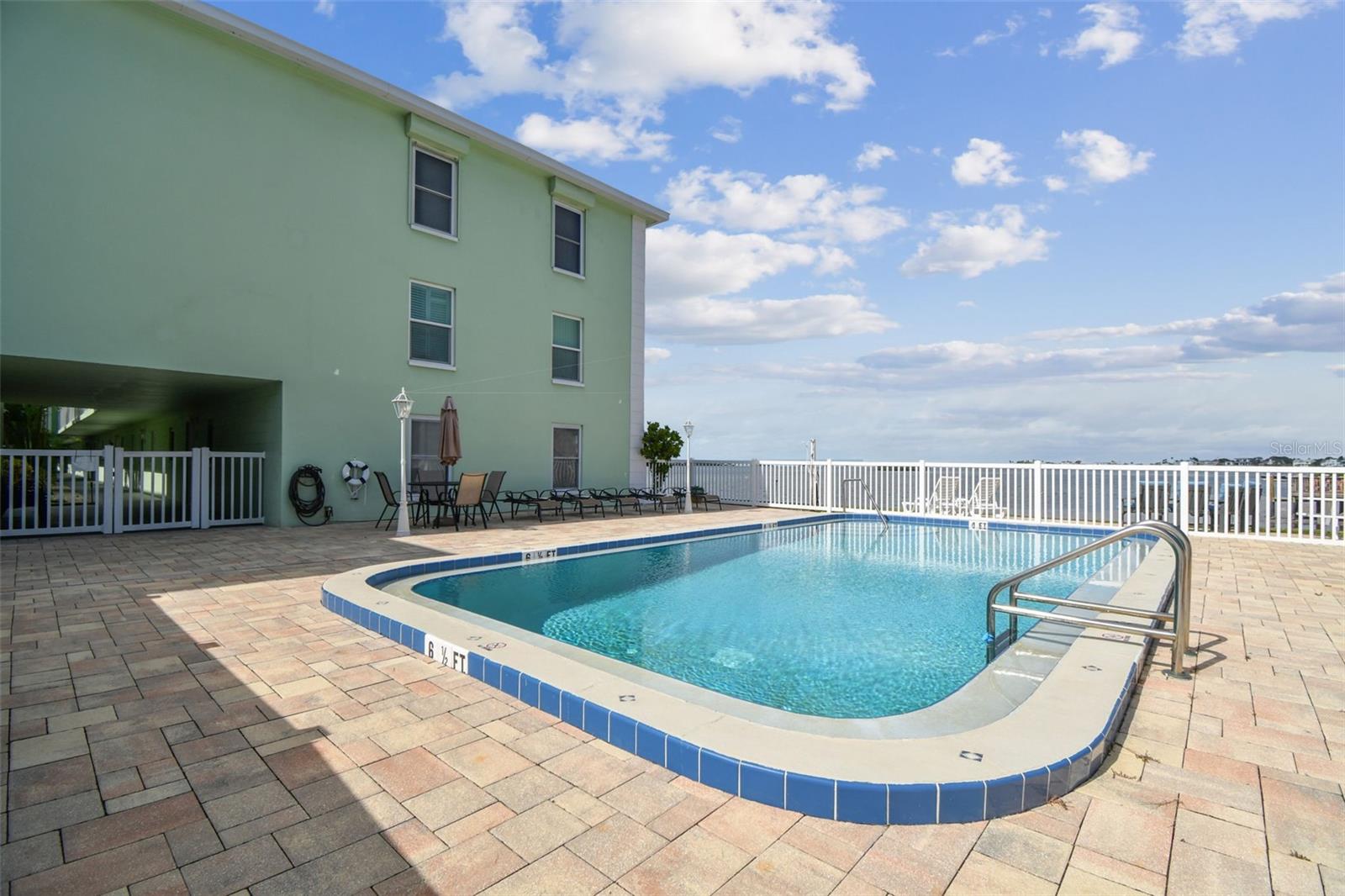 DOLPHIN POINTE OF DUNEDIN CONDO - Residential