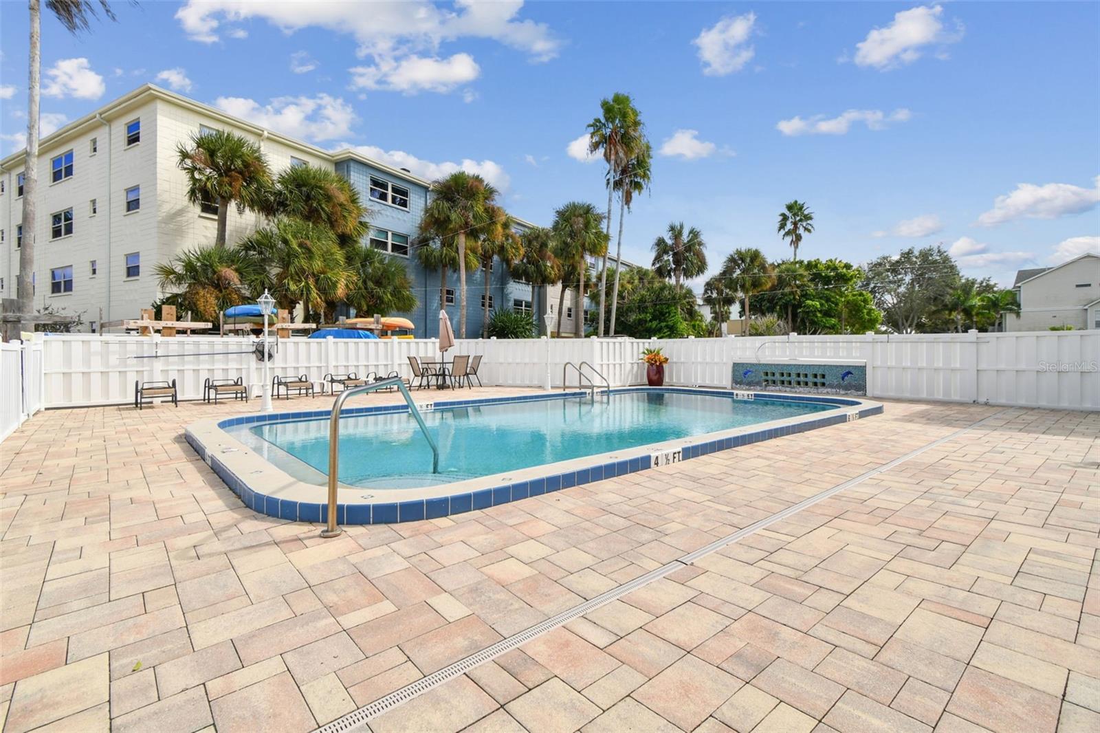 DOLPHIN POINTE OF DUNEDIN CONDO - Residential