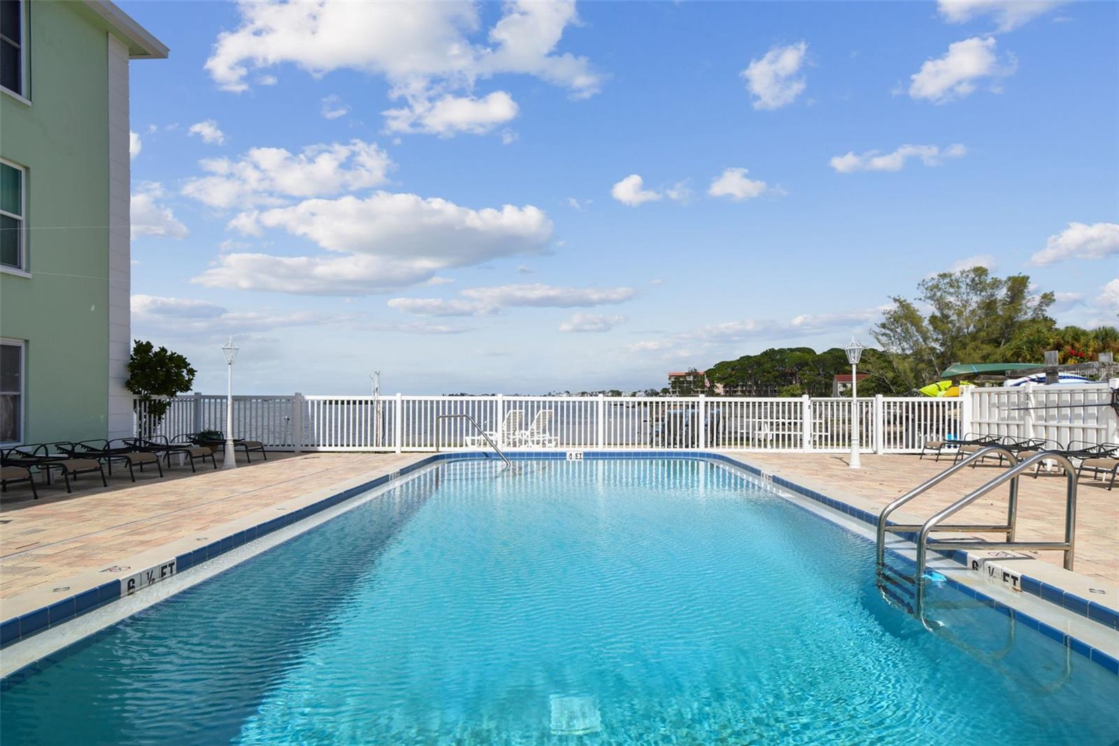 DOLPHIN POINTE OF DUNEDIN CONDO - Residential