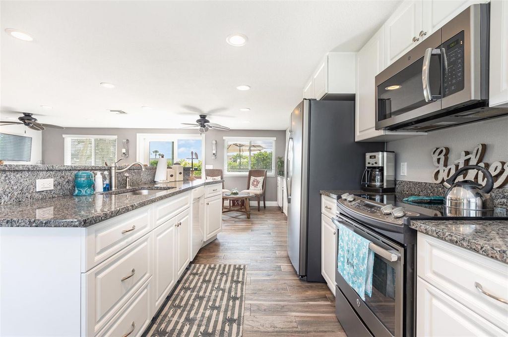 Photo of 3811 101st Street W, Bradenton, FL 34210 (MLS # A4688264)