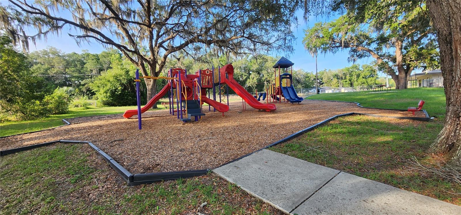 RAINBOW LAKES ESTATE - Land
