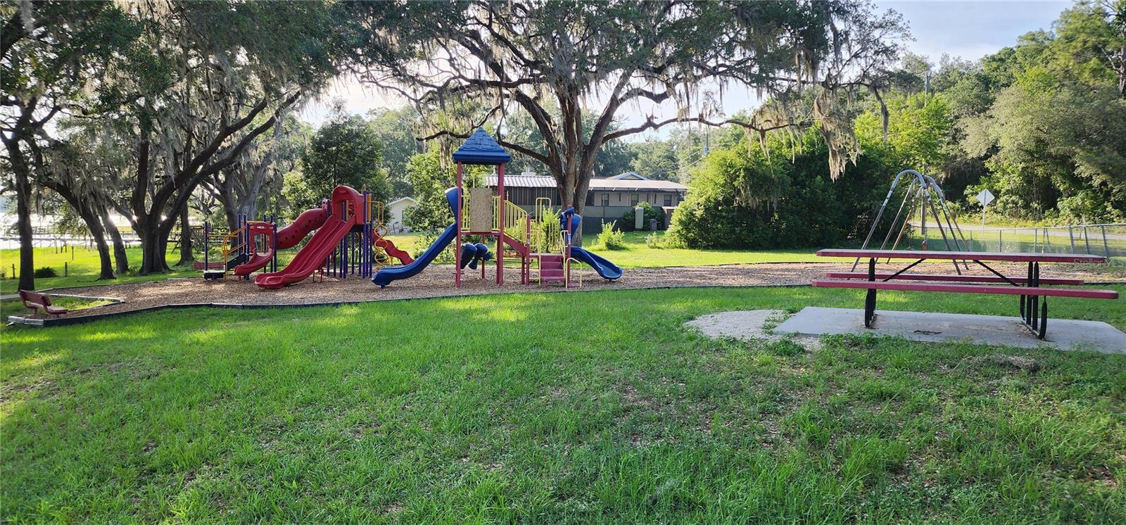 RAINBOW LAKES ESTATE - Land