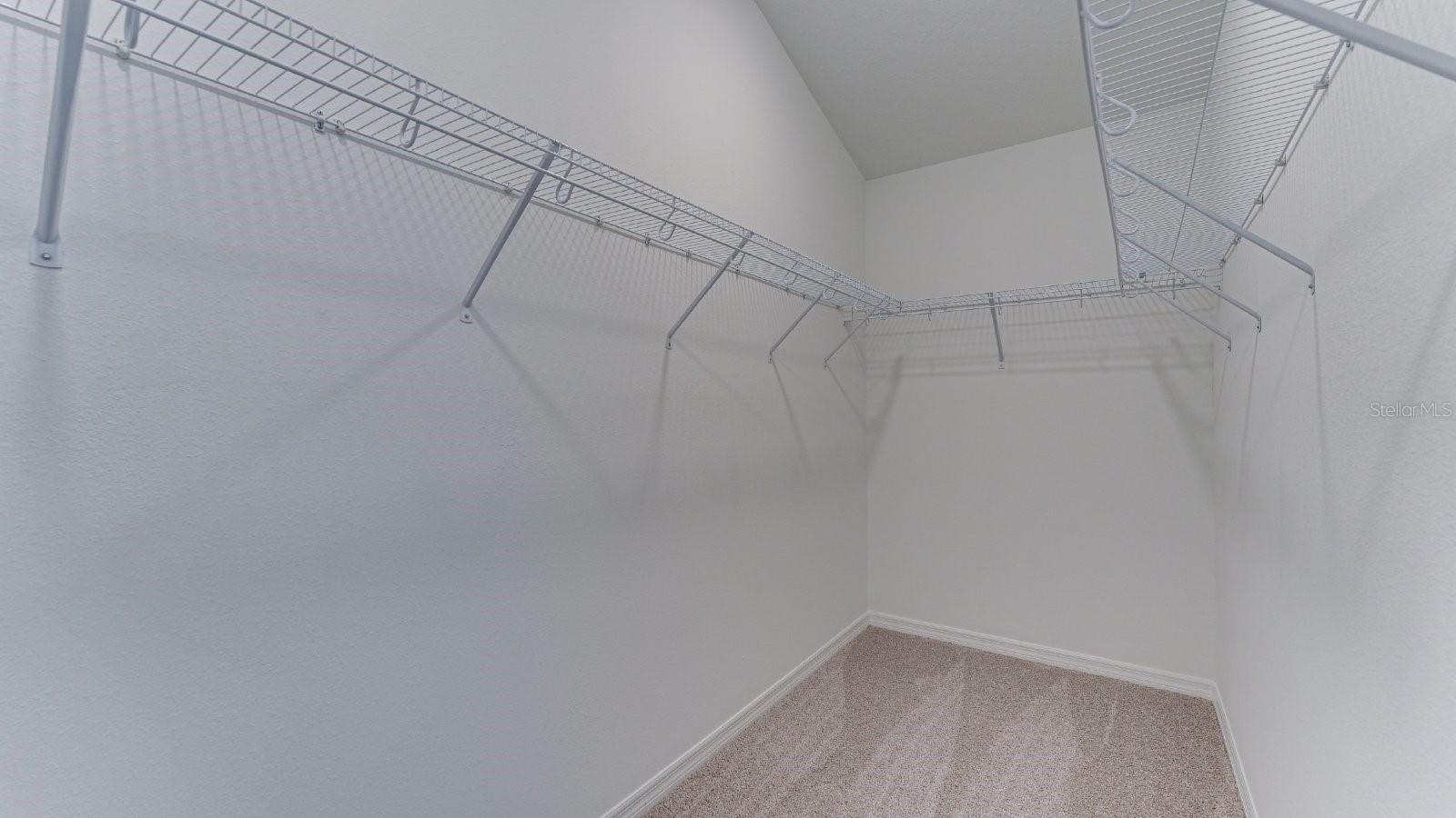 SIENNA PARK TWNHMS/UNIVERSITY - Residential Lease