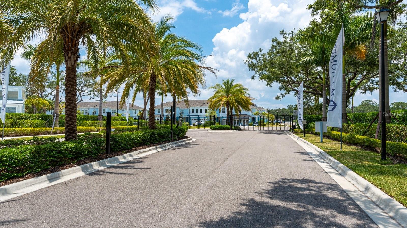 SIENNA PARK TWNHMS/UNIVERSITY - Residential Lease