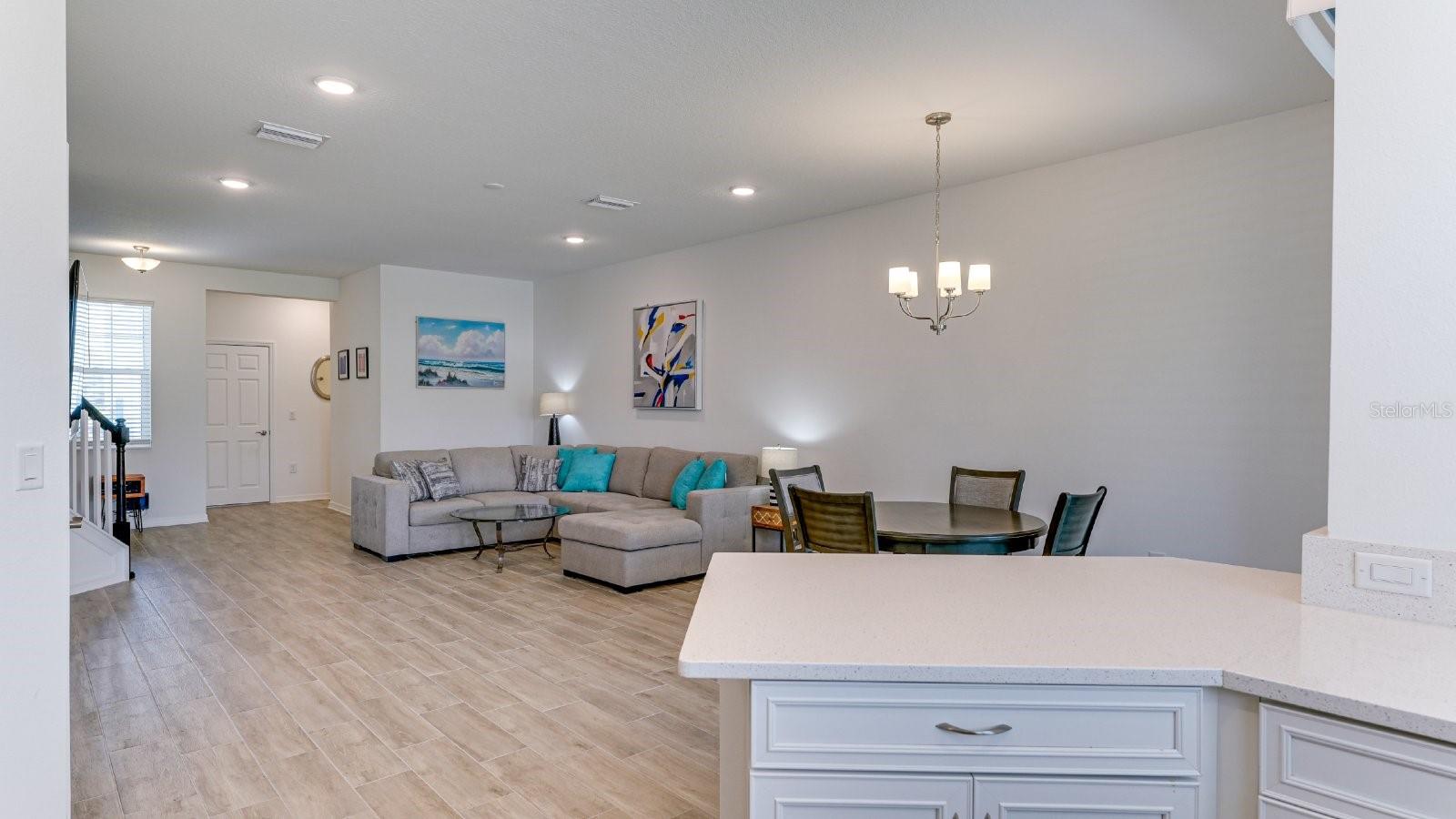 SIENNA PARK TWNHMS/UNIVERSITY - Residential Lease