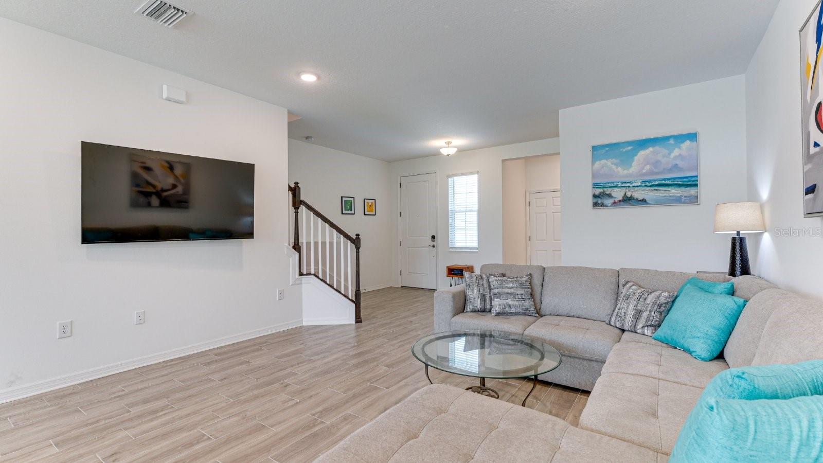 SIENNA PARK TWNHMS/UNIVERSITY - Residential Lease