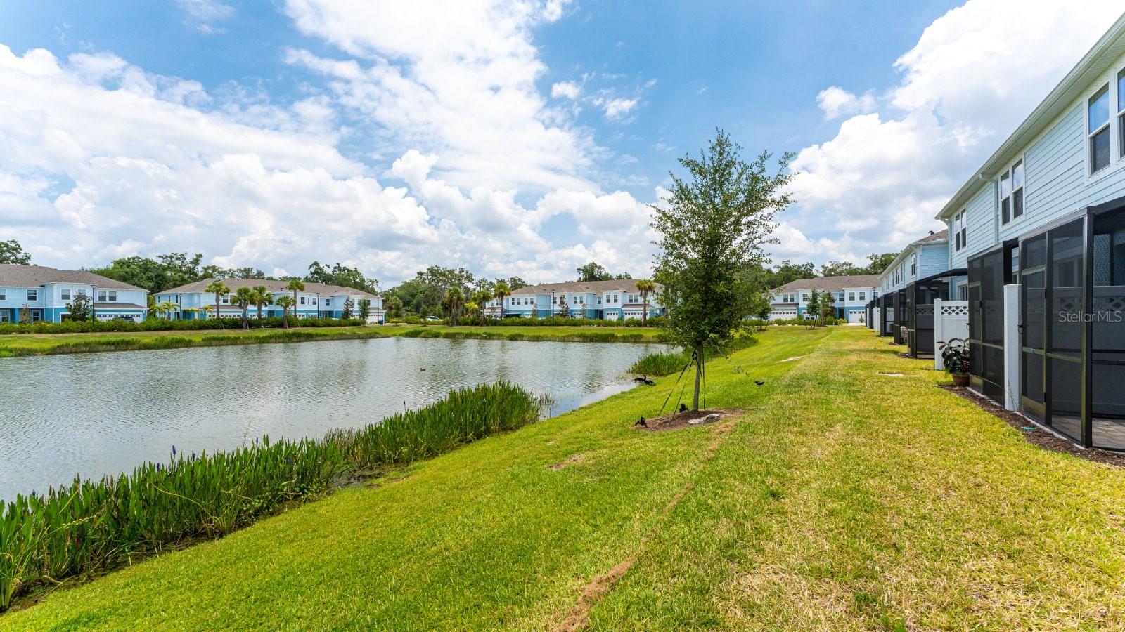 SIENNA PARK TWNHMS/UNIVERSITY - Residential Lease