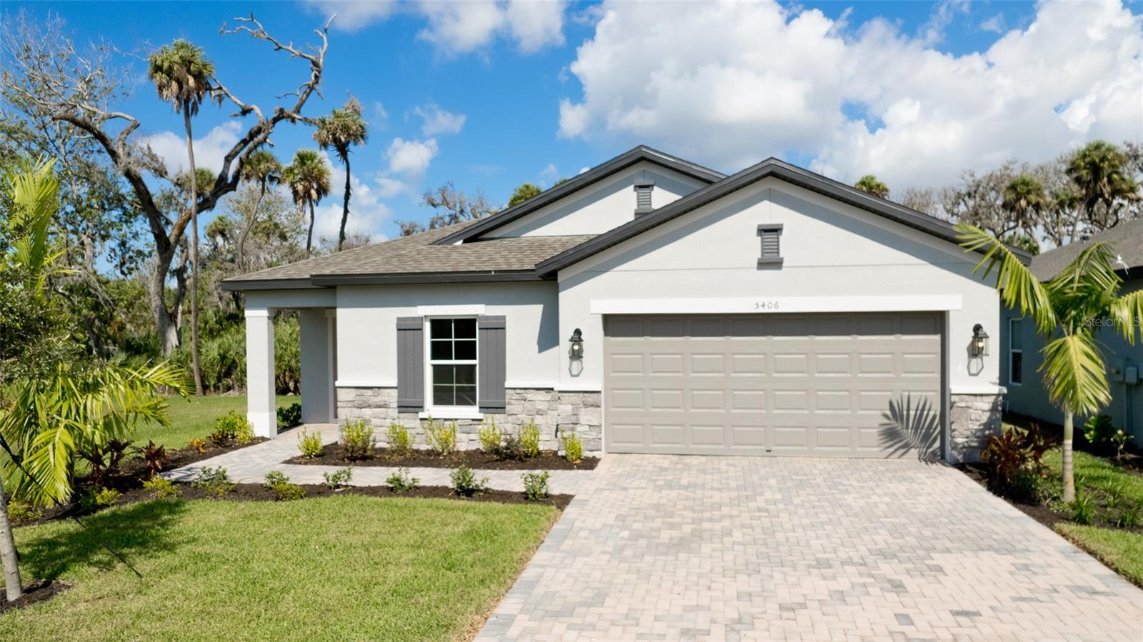 4 Beds and 2 Baths, FL 34221