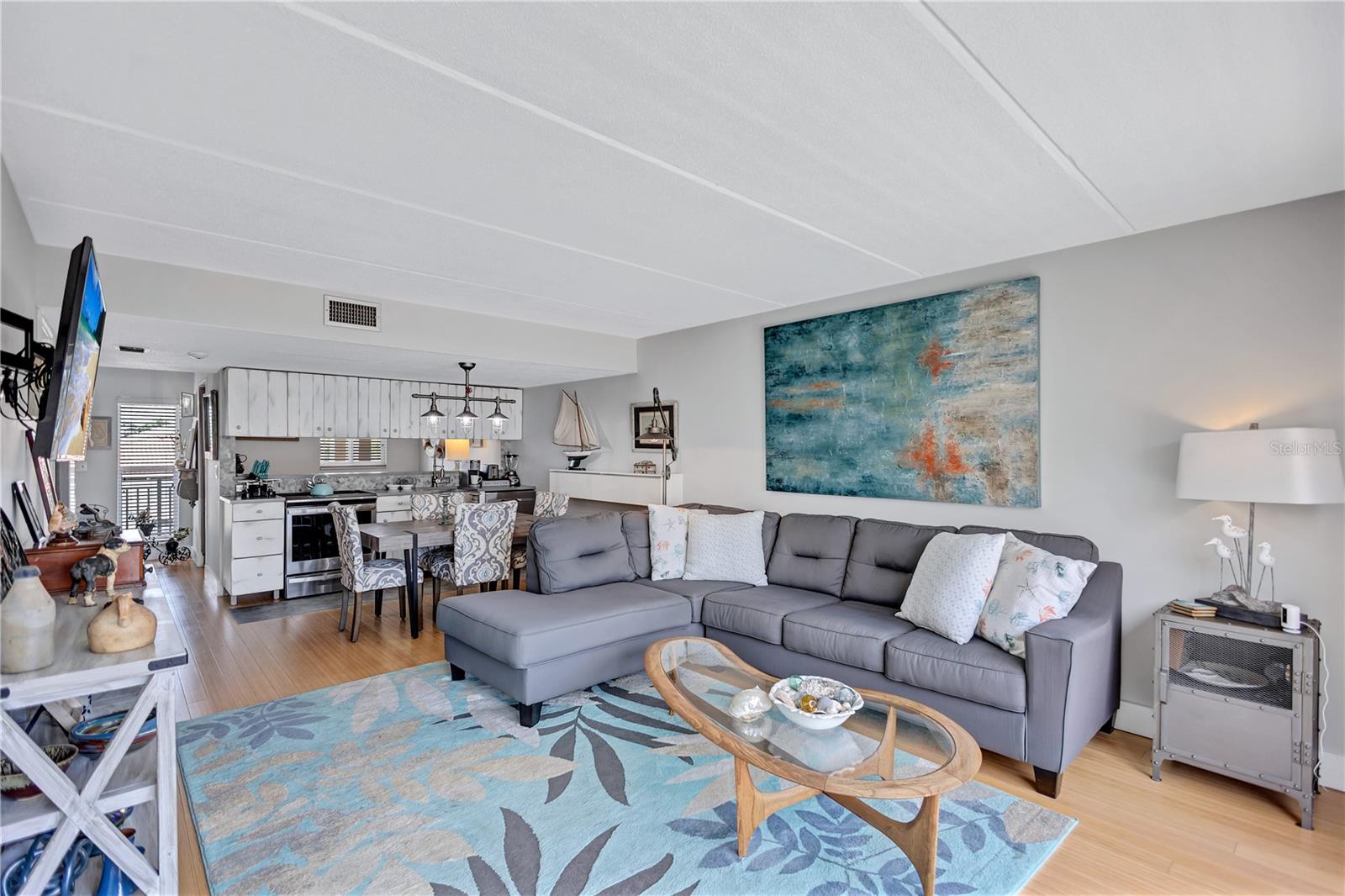 PRESIDENTIAL THE - Residential