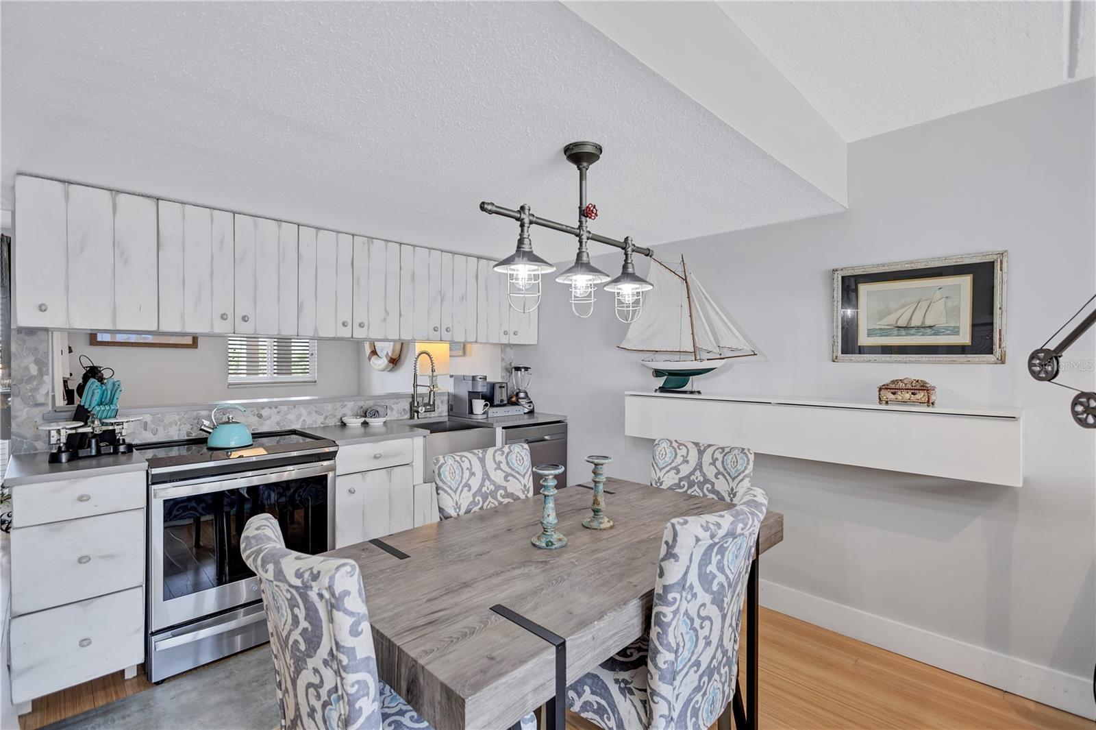 PRESIDENTIAL THE - Residential