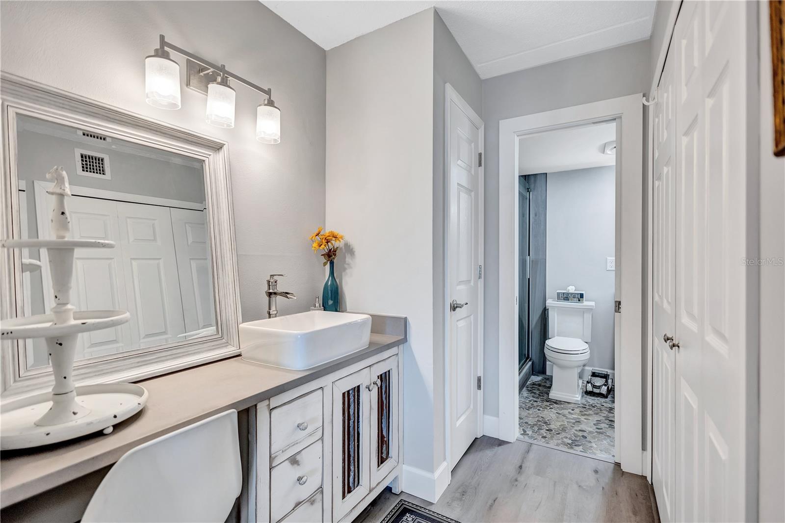 PRESIDENTIAL THE - Residential