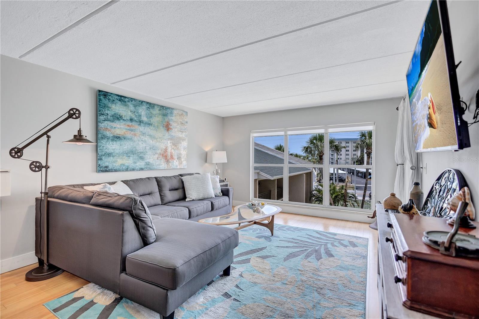 PRESIDENTIAL THE - Residential